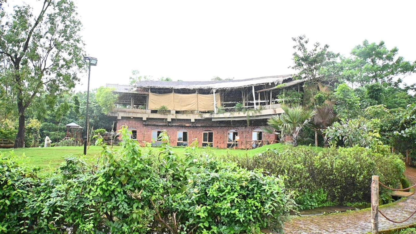 Bamboo And Bricks Resort Welhe Exteriör bild