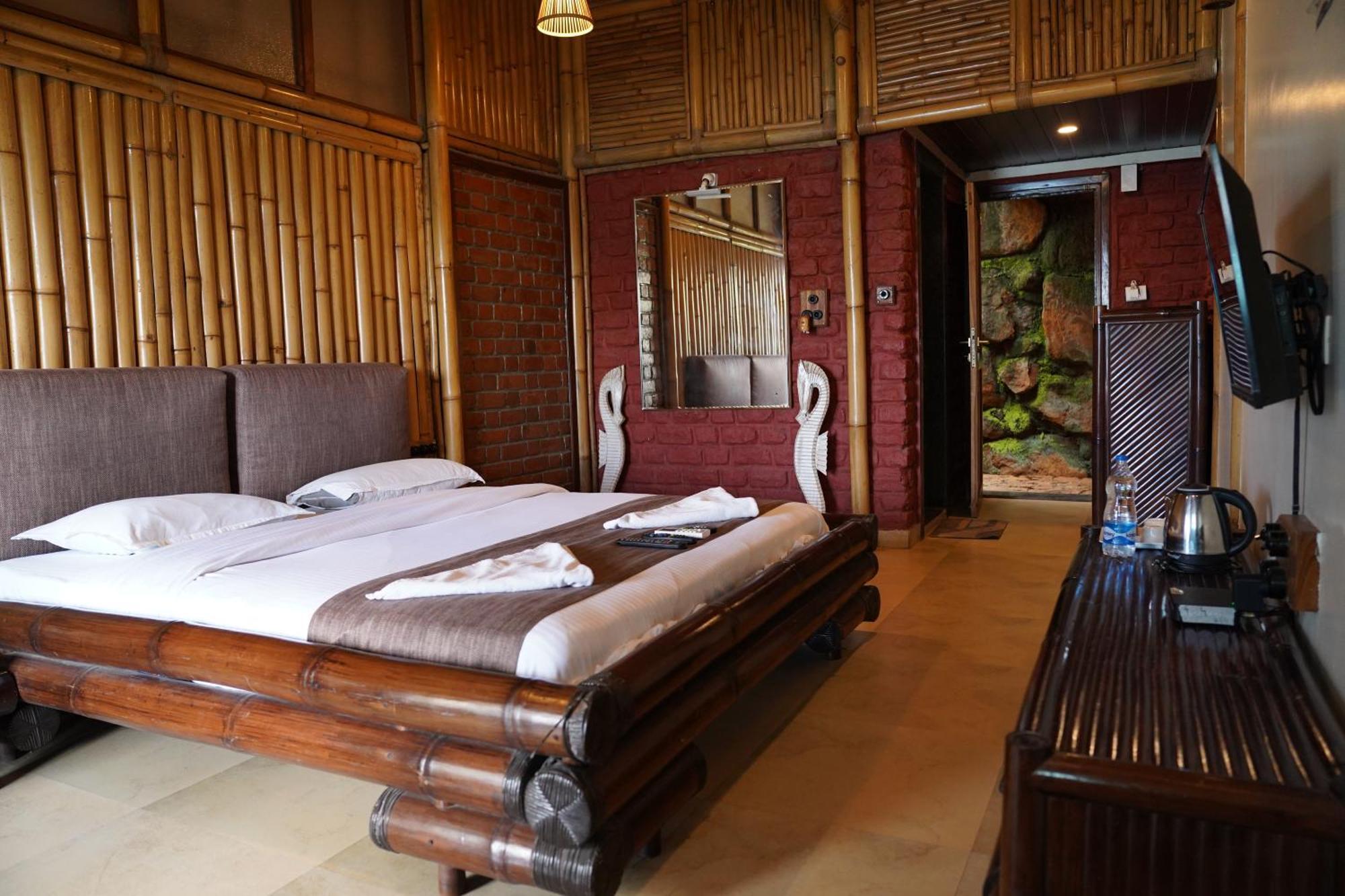 Bamboo And Bricks Resort Welhe Exteriör bild