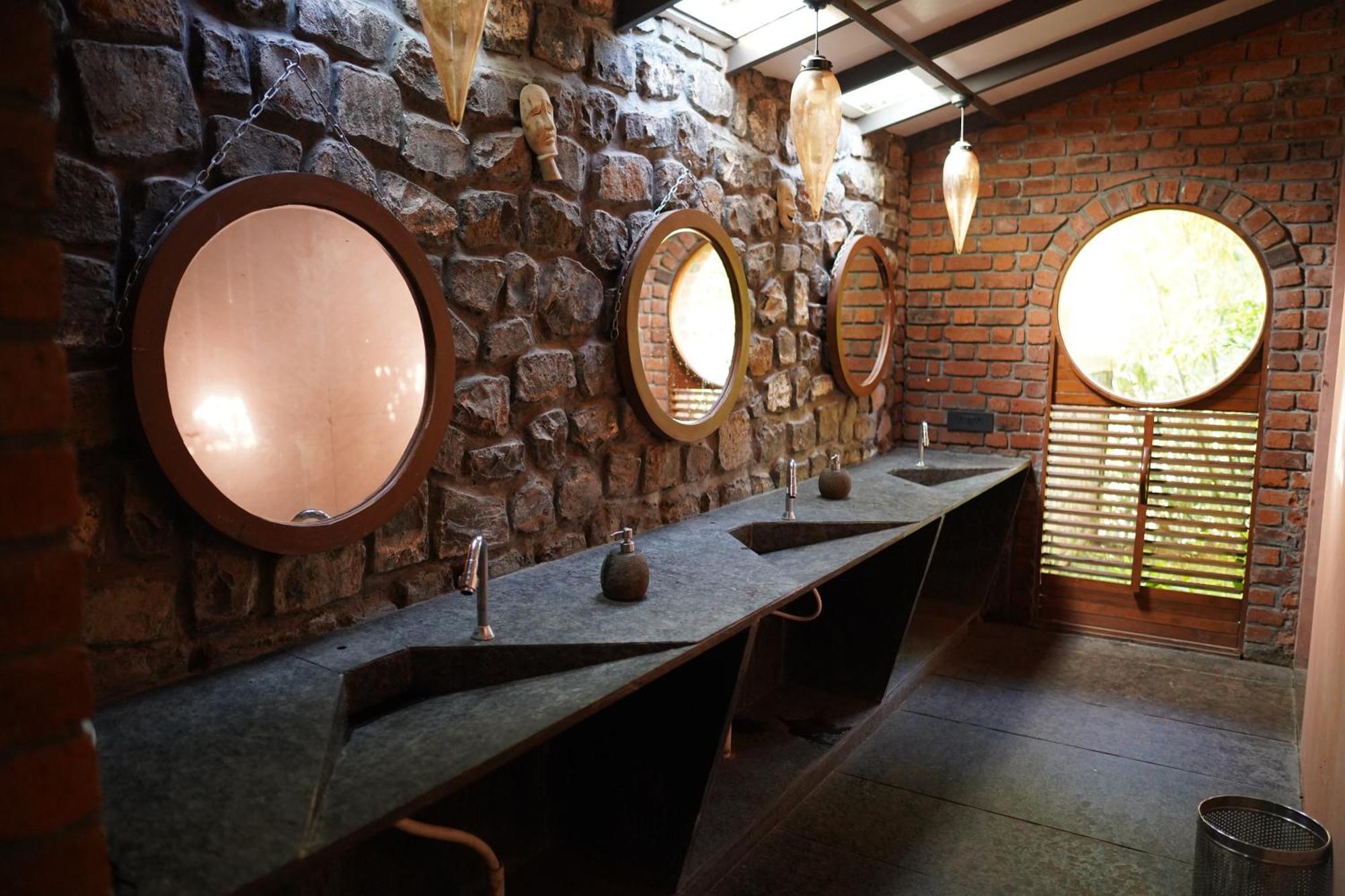 Bamboo And Bricks Resort Welhe Exteriör bild